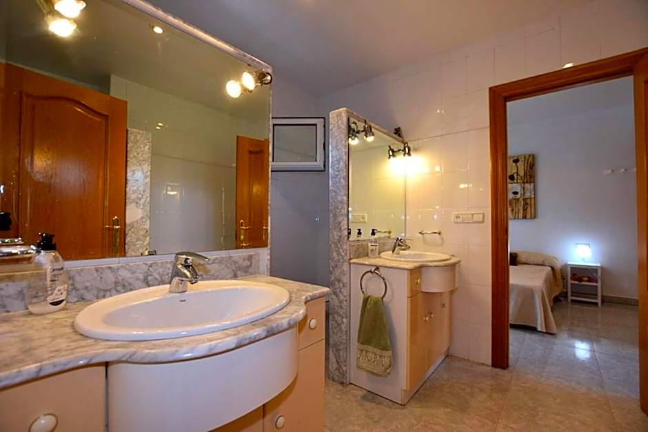 Torreta Of Gormaig, House with swimming pool