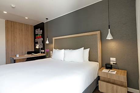 The Innside Room King Bed