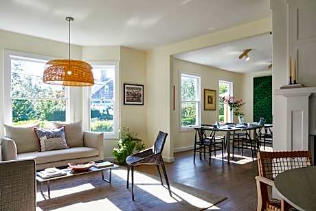 The Roundtree, Amagansett