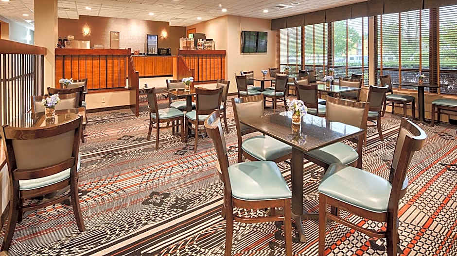 Days Inn by Wyndham Englewood Dayton Airport