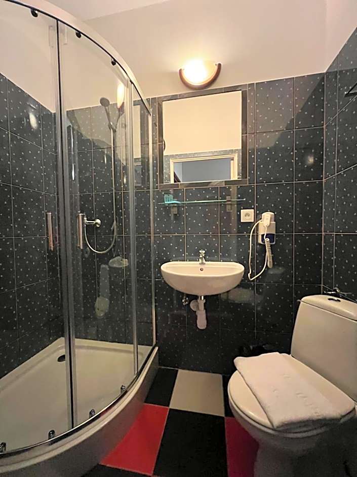 Lezzet PG B&B &TurkishRestaurant