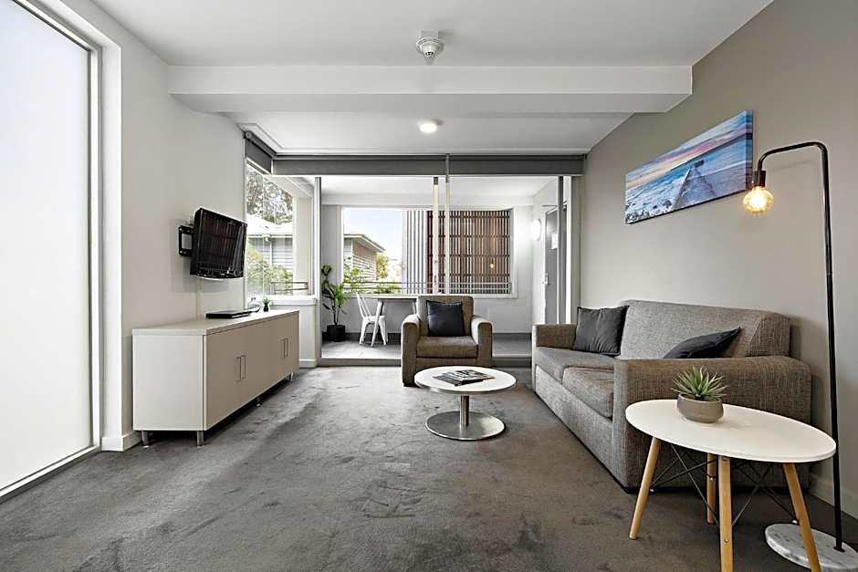 Cosmopolitan Hotel and Apartments