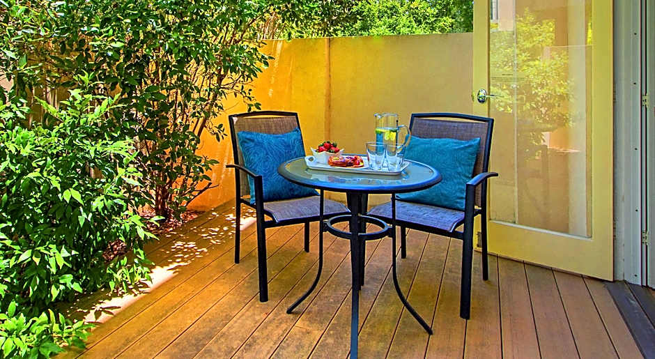 The Peninsula Riverside Serviced Apartments