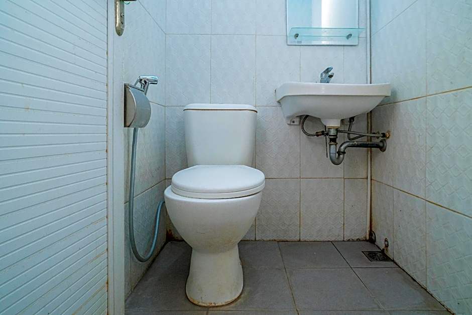 RedDoorz near Matahari Singosaren Solo