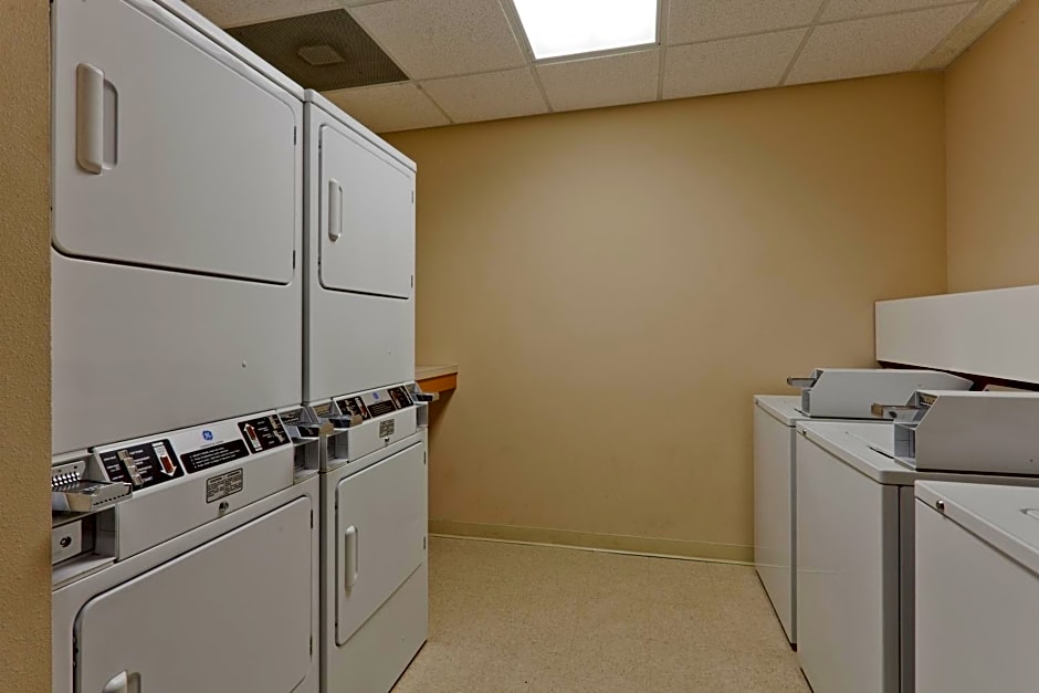 Candlewood Suites Pearl By IHG