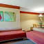 La Quinta Inn & Suites by Wyndham Miami Cutler Bay