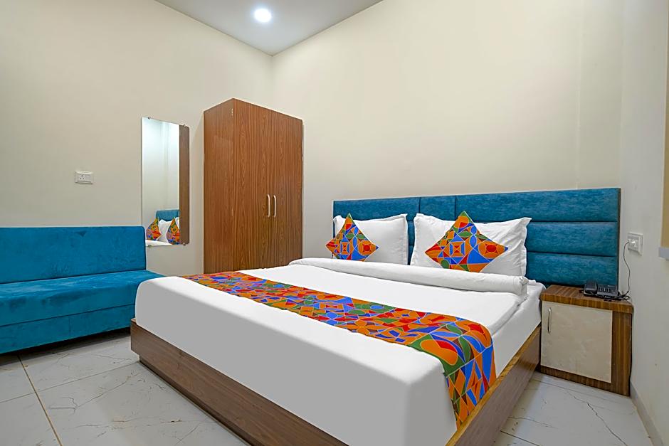 Photo 1 of 31 of FabHotel Ramya