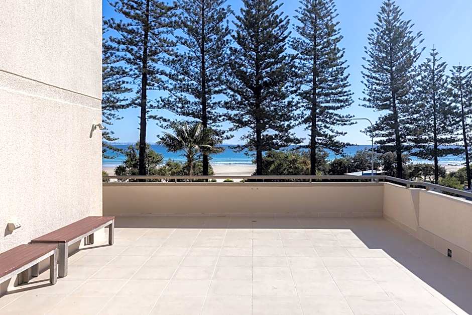 Columbia Beachfront Apartments on Rainbow Bay