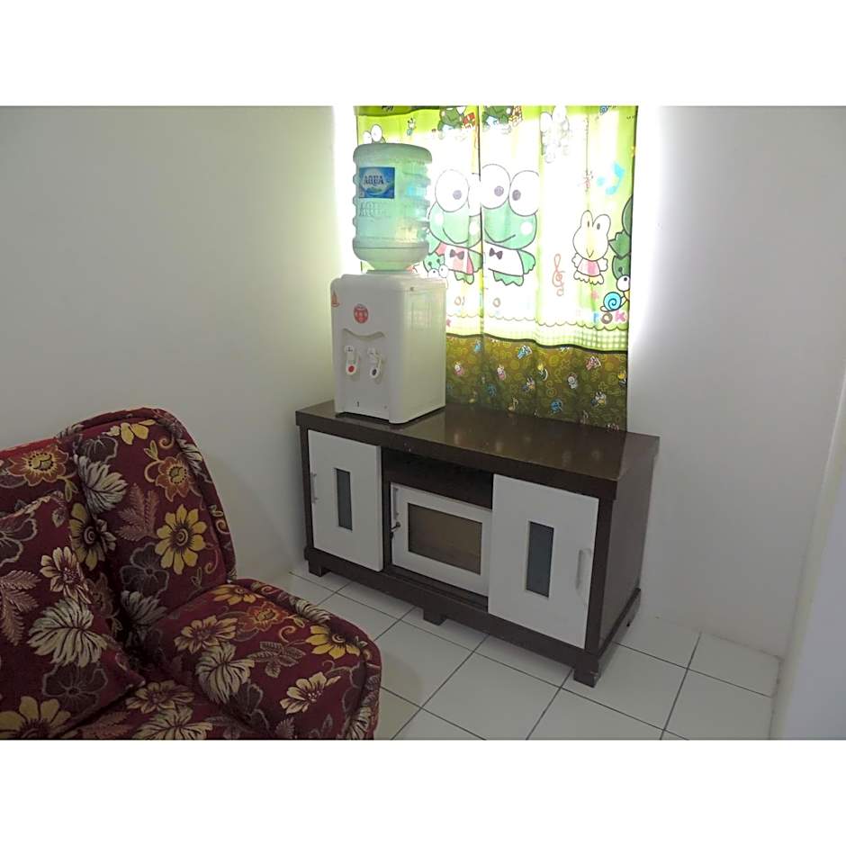 Reva Room on Gunung Putri Square Apartment