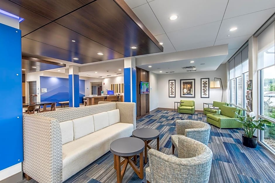 Holiday Inn Express & Suites - Milledgeville, an IHG Hotel