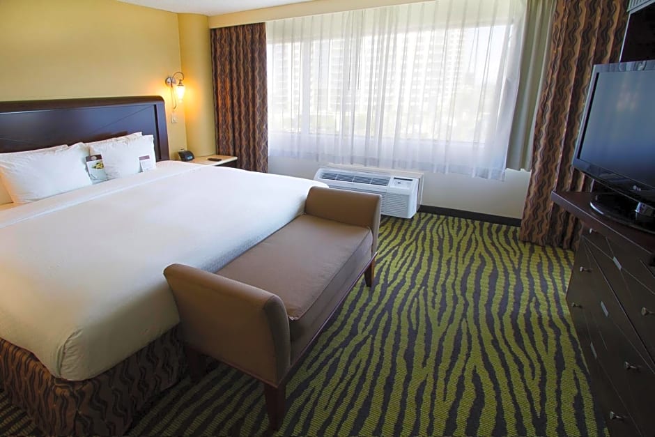 DoubleTree by Hilton Orange County Airport