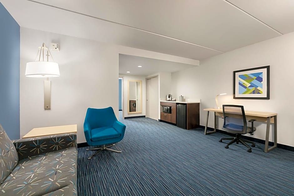 Holiday Inn Express Hotel & Suites Norfolk Airport