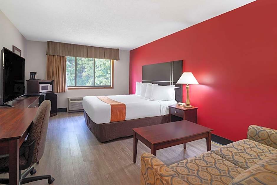 Travelodge by Wyndham Merrill