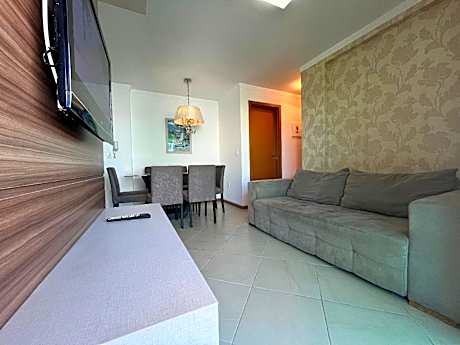 B251 - Apto 02 quartos em Bombas com churrasqueira