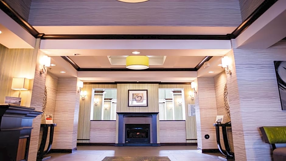 Holiday Inn Express & Suites Morton Peoria Area, an IHG Hotel