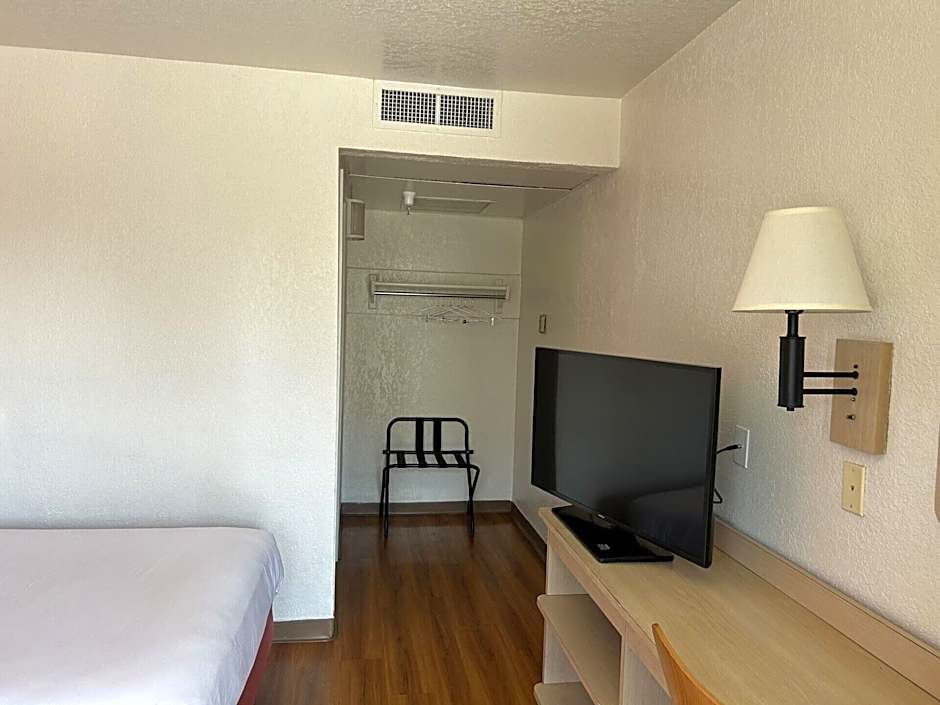 Motel 6 Stanton, CA - Anaheim West