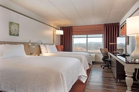 2 Double Beds