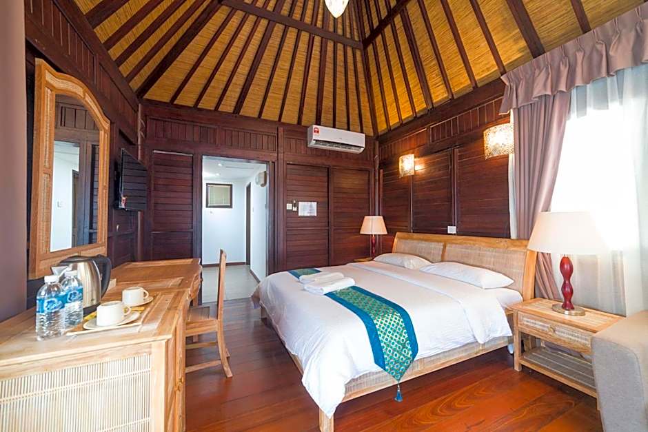 Foto 1 dari 11 — 1 King Bed Chalet, Sea View