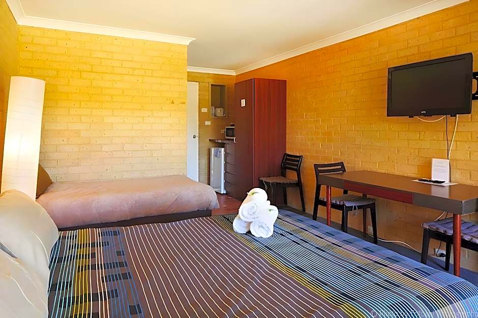 Lancelin Sands Hotel