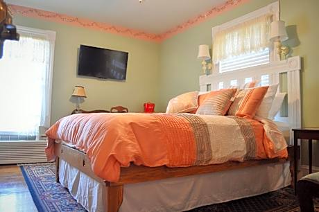 Queen Room - Shenandoah