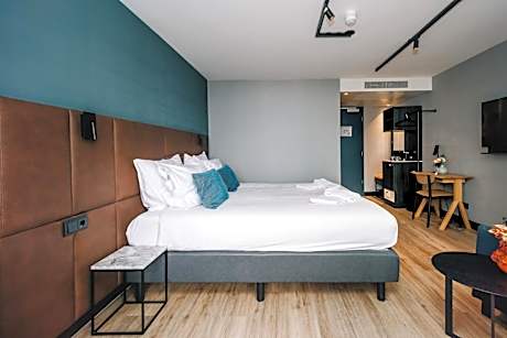 Double Room with Balcony and Sea View