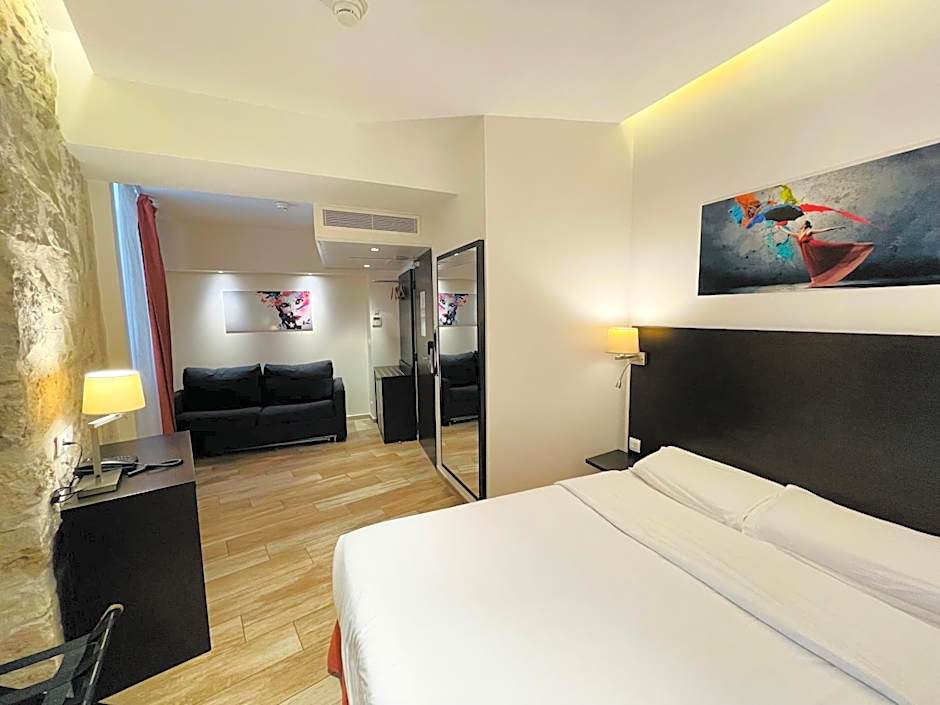 Central Hotel