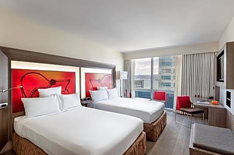 Superior Room with Two Double Beds and City View