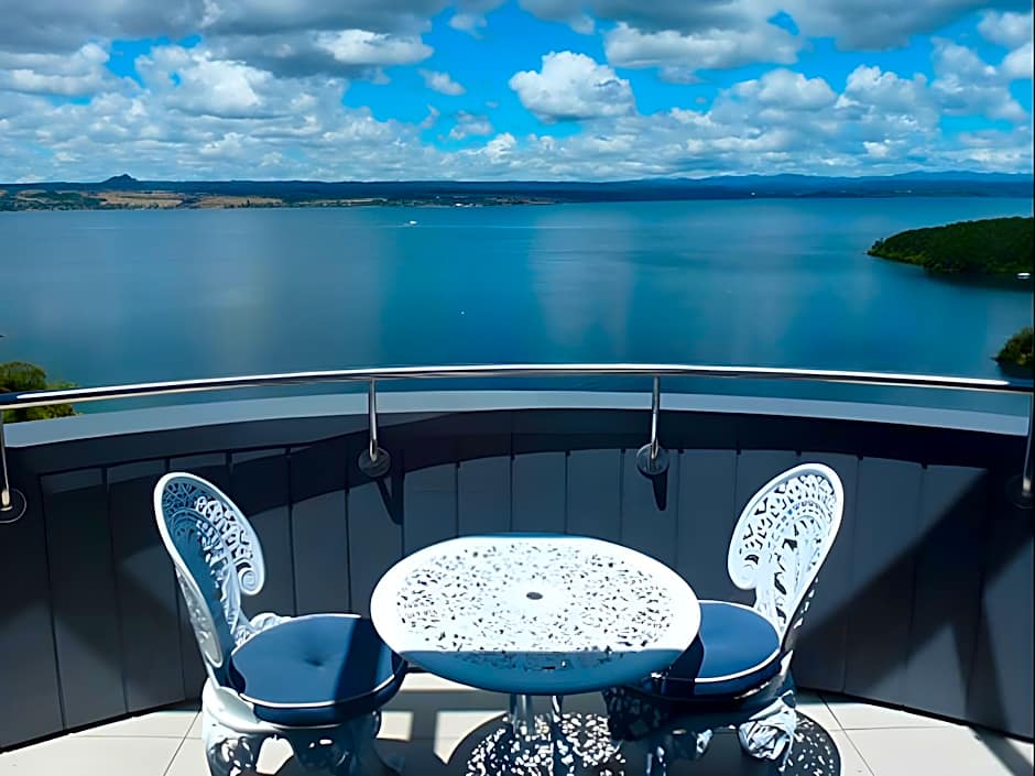 Serenity on Wakeman Bed and Breakfast