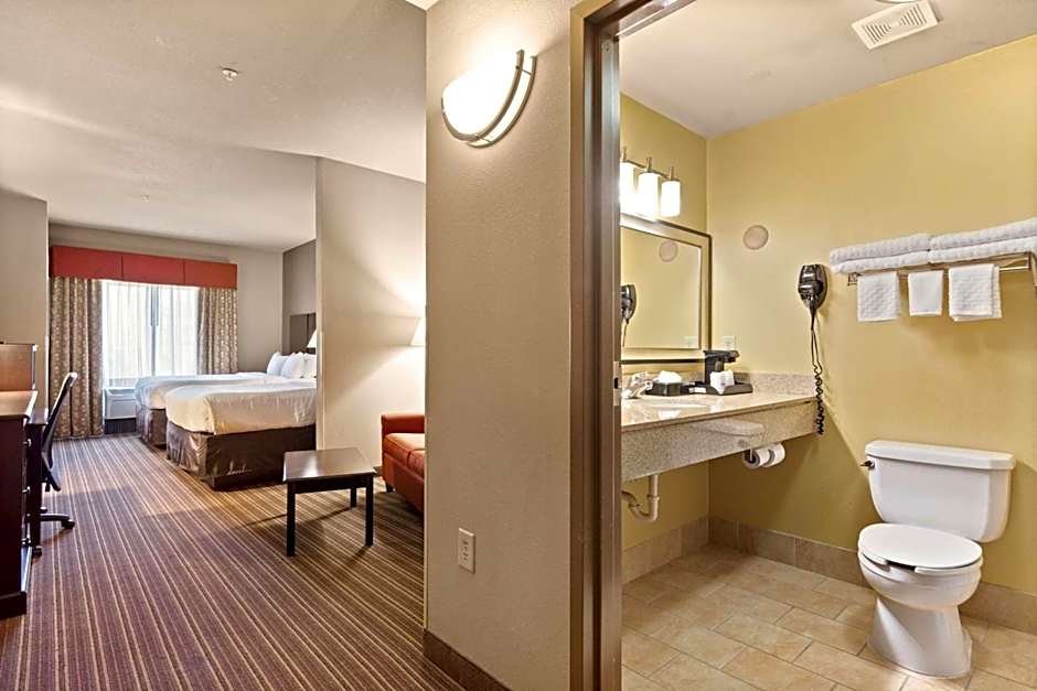 Portland Inn & Suites