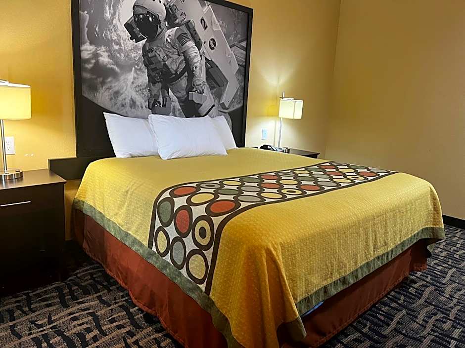 Super 8 by Wyndham Pasadena