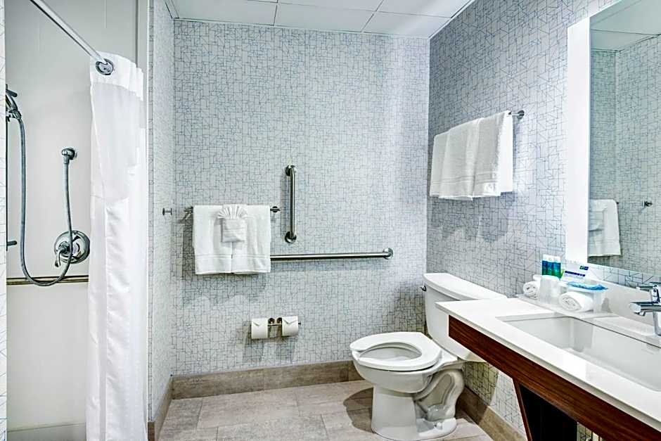 Holiday Inn Express Woodbridge By IHG