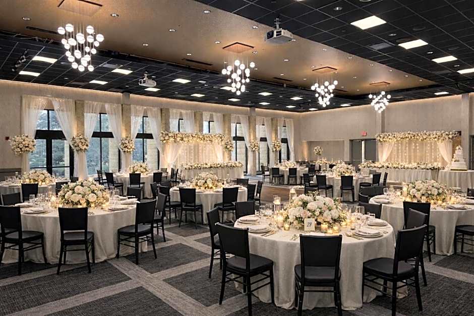 Gateway Hotel And Conference Center