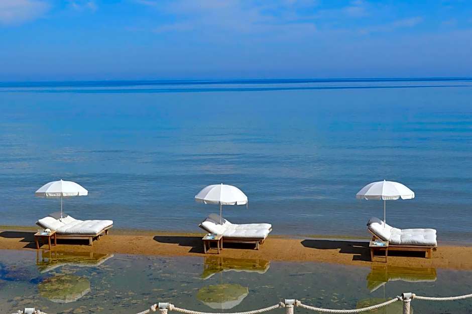 Parthenis Hotel & Suites