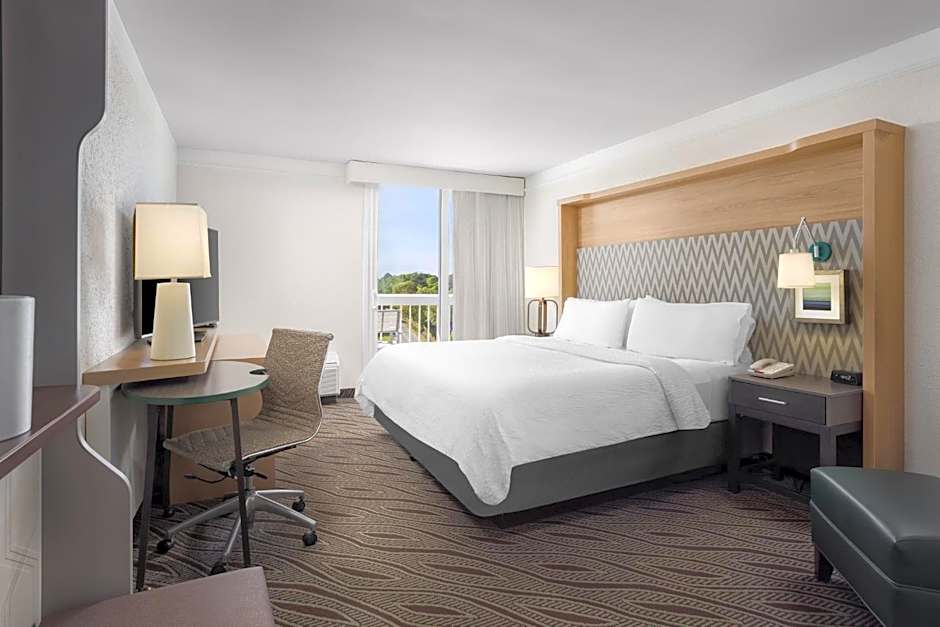 Holiday Inn Resort Oceanfront at Surfside Beach by IHG