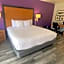 La Quinta Inn & Suites by Wyndham Mid-City