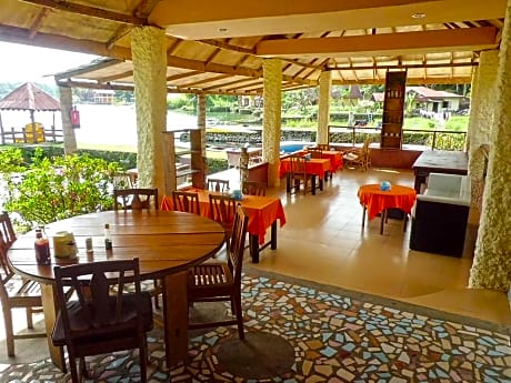 Tuk Tuk Timbul Bungalows by ZUZU