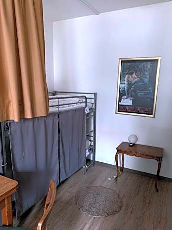 Bed in 6-Bed Mixed Dormitory Room