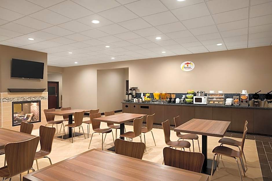 Super 8 by Wyndham Hershey