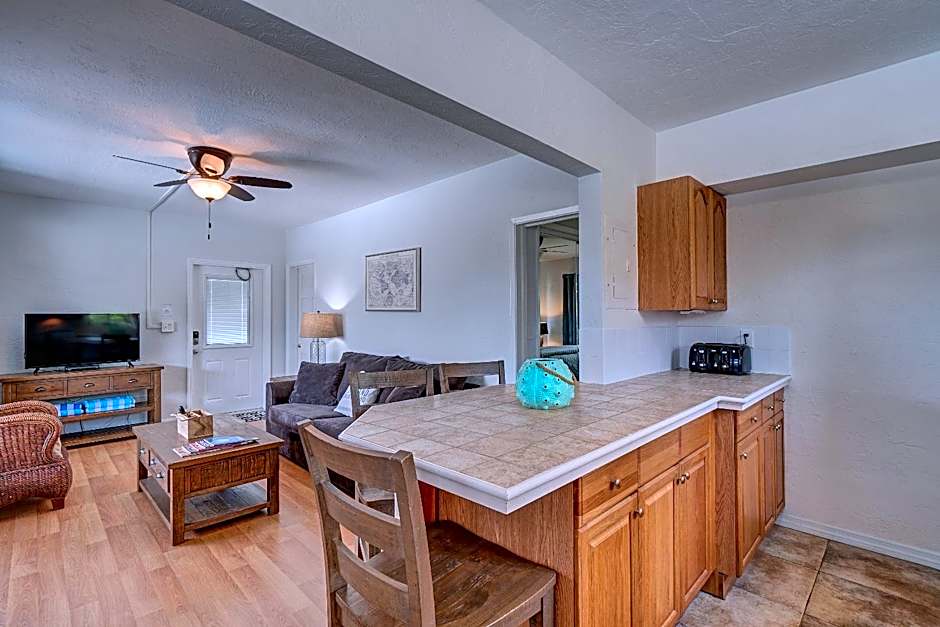 4145 By The Sea Inn & Suites