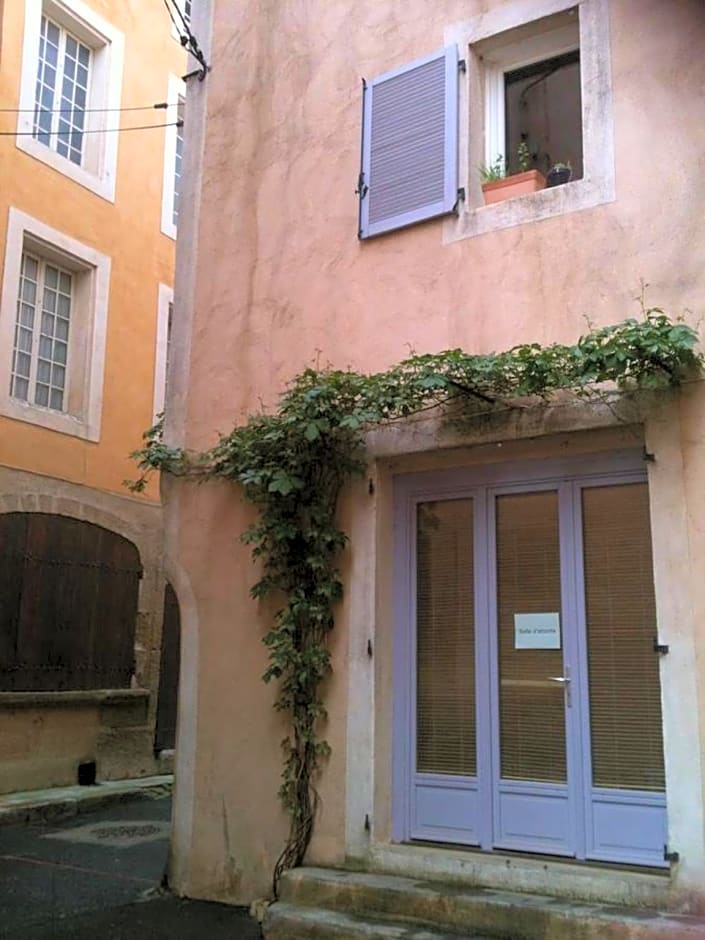 Longo Mai – Apt En Provence, UT