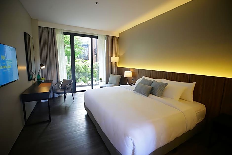 Photo 1 of 8 of Premier 1 King Bed