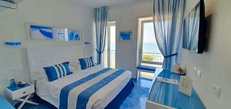 Double or Twin Room with Sea View