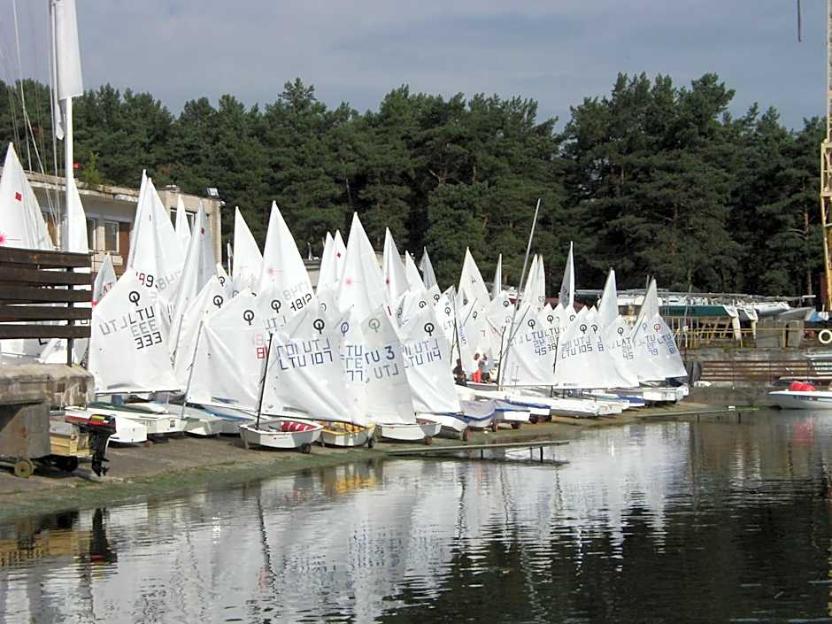 KAUNO JACHTKLUBAS Baltosios Burės