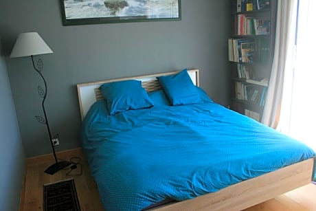 Chambre avec accès piscine intérieure