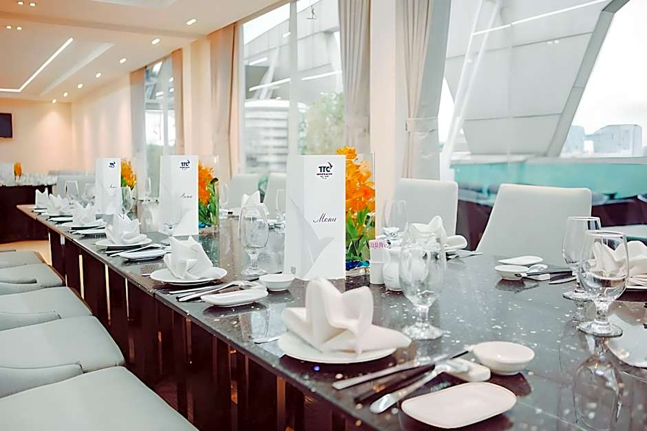 Ttc Hotel Deluxe Airport