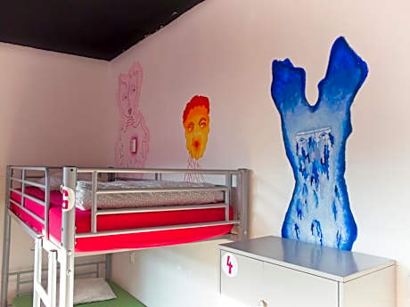 Bed in 6-Bed Mixed Dormitory Room