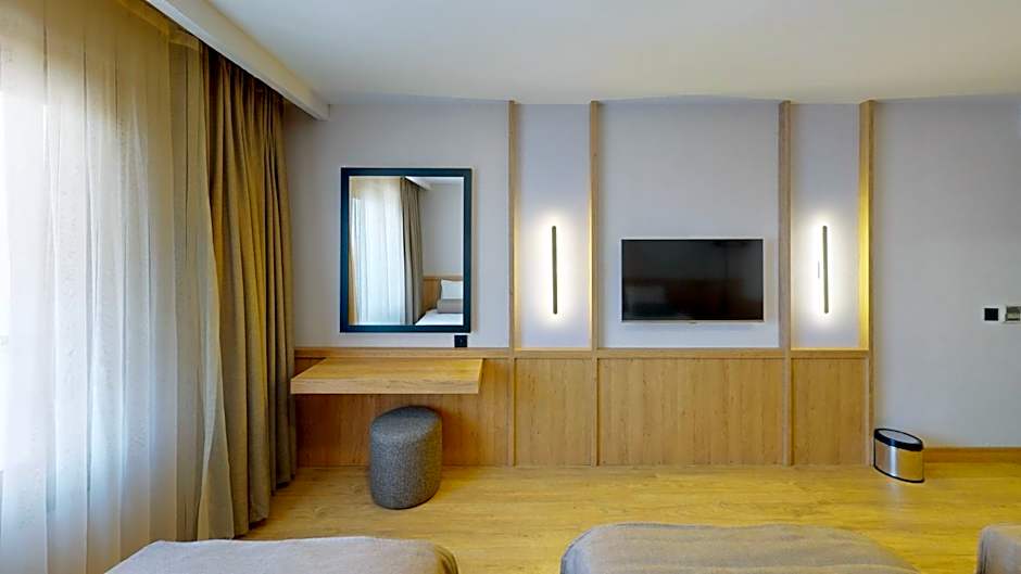 Istanbul River Hotel