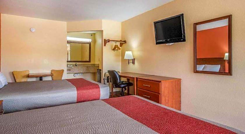 Rodeway Inn & Suites