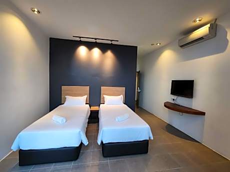 Deluxe Twin Room - Non-Smoking