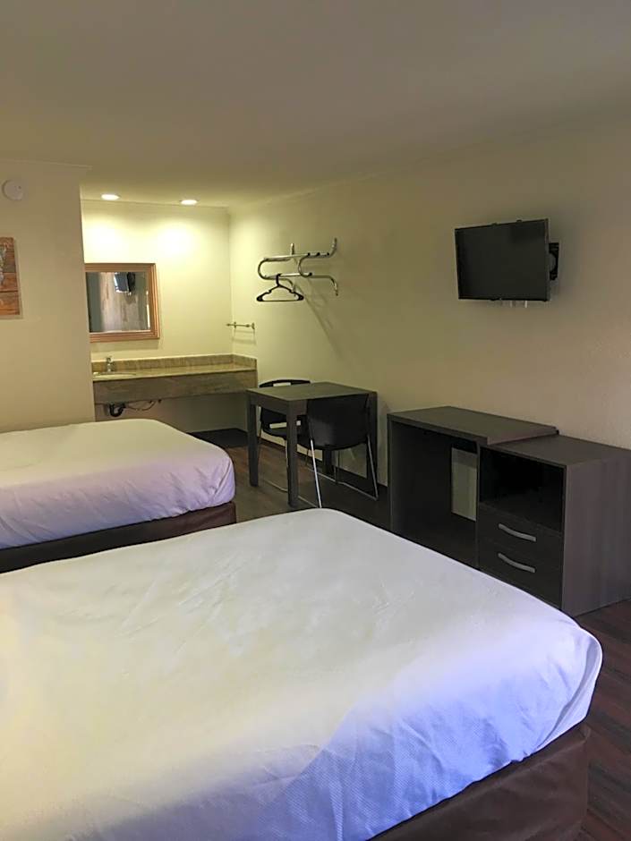 Baymont by Wyndham Bakersfield